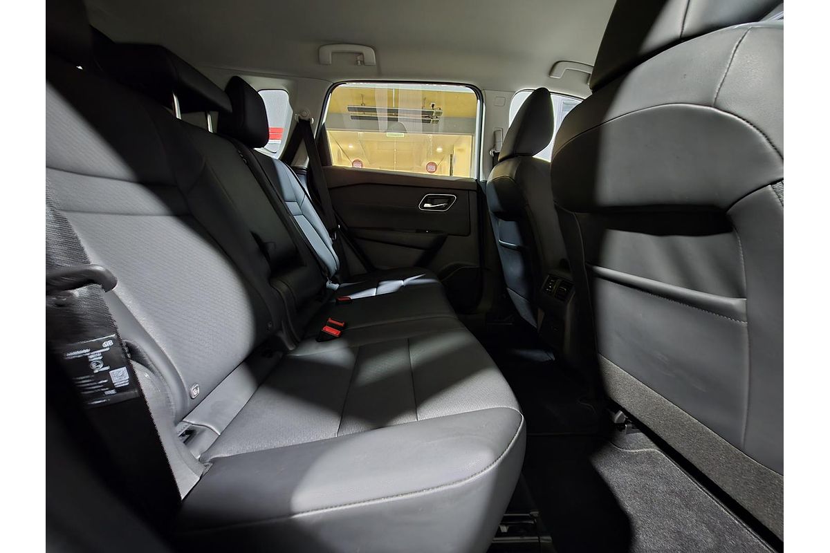 2024 Nissan X-TRAIL ST-L T33