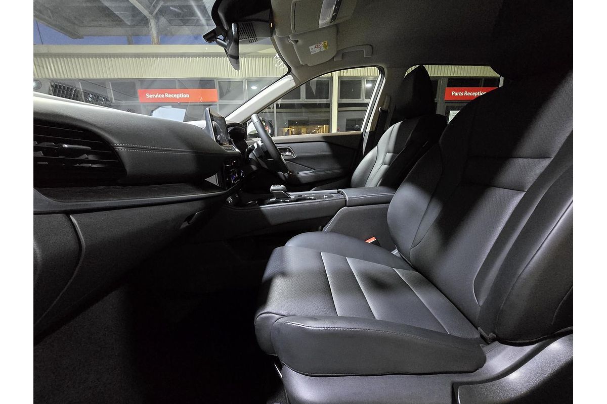 2024 Nissan X-TRAIL ST-L T33