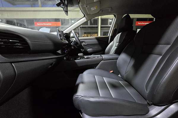 2024 Nissan X-TRAIL ST-L T33
