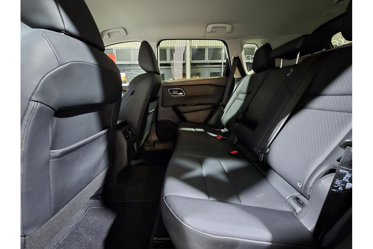2024 Nissan X-TRAIL ST-L T33