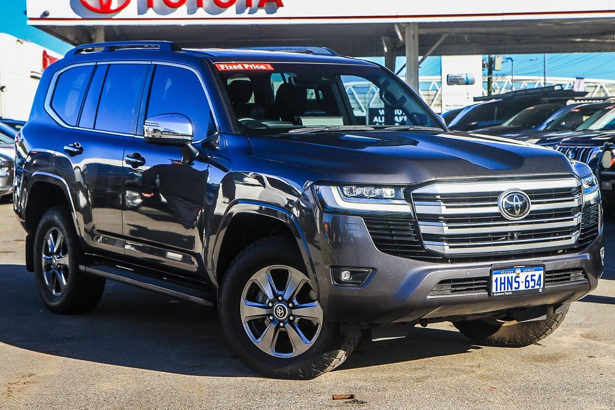 2022 Toyota Landcruiser Sahara FJA300R