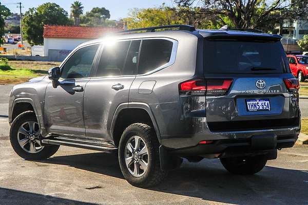2022 Toyota Landcruiser Sahara FJA300R