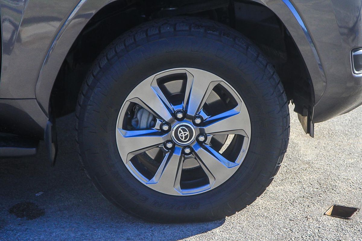 2022 Toyota Landcruiser Sahara FJA300R