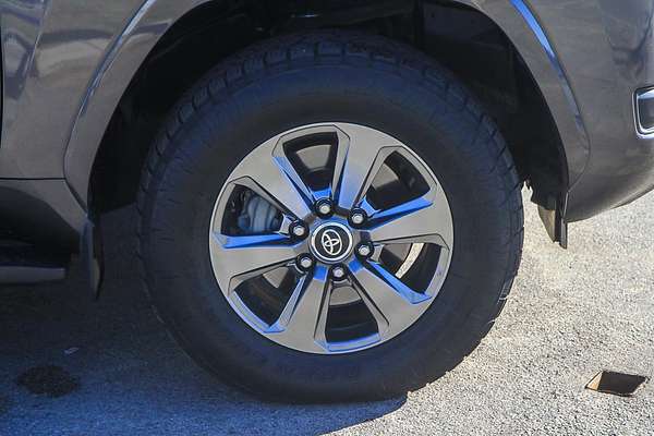2022 Toyota Landcruiser Sahara FJA300R