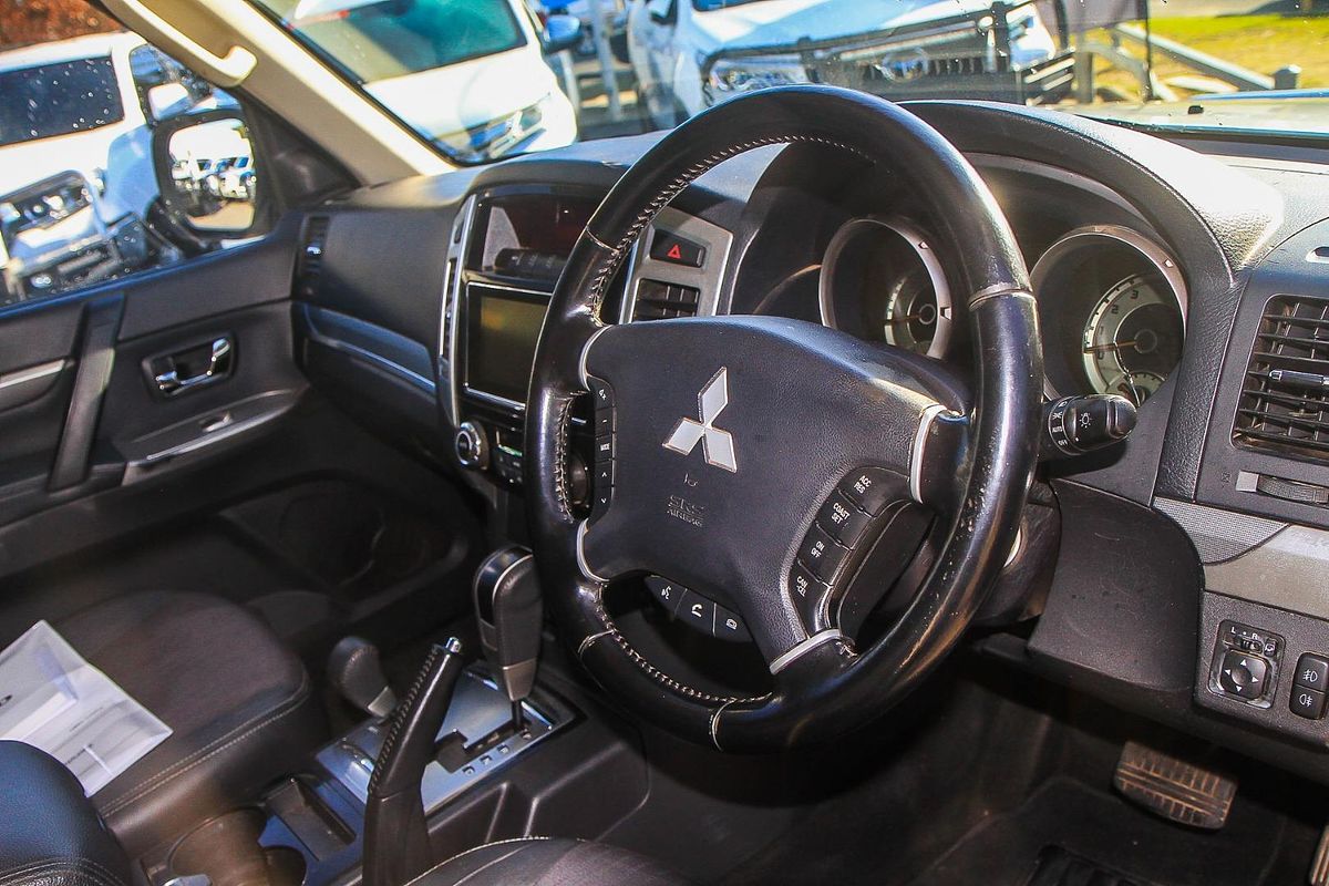 2015 Mitsubishi Pajero GLS NX