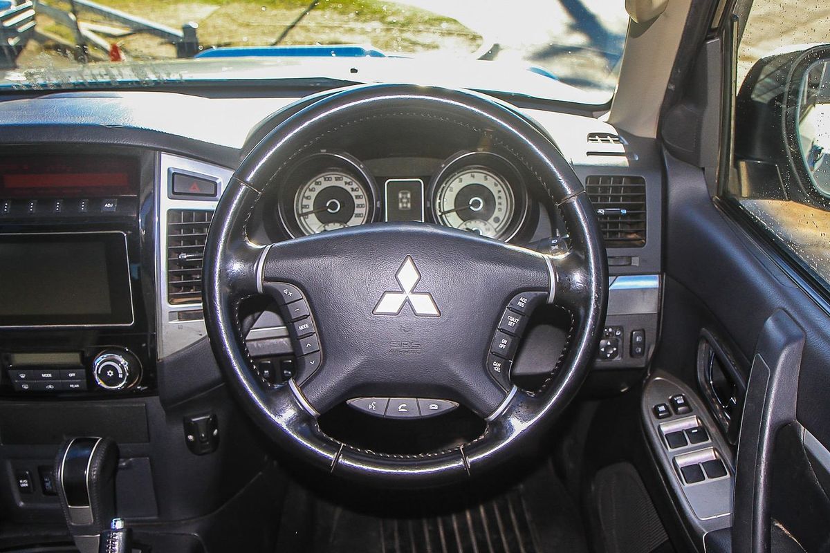 2015 Mitsubishi Pajero GLS NX