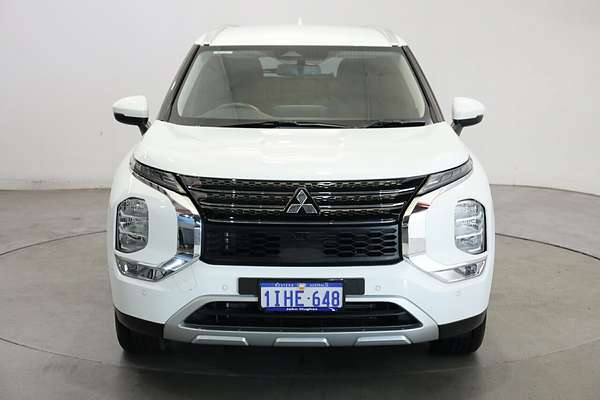 2024 Mitsubishi Outlander LS ZM