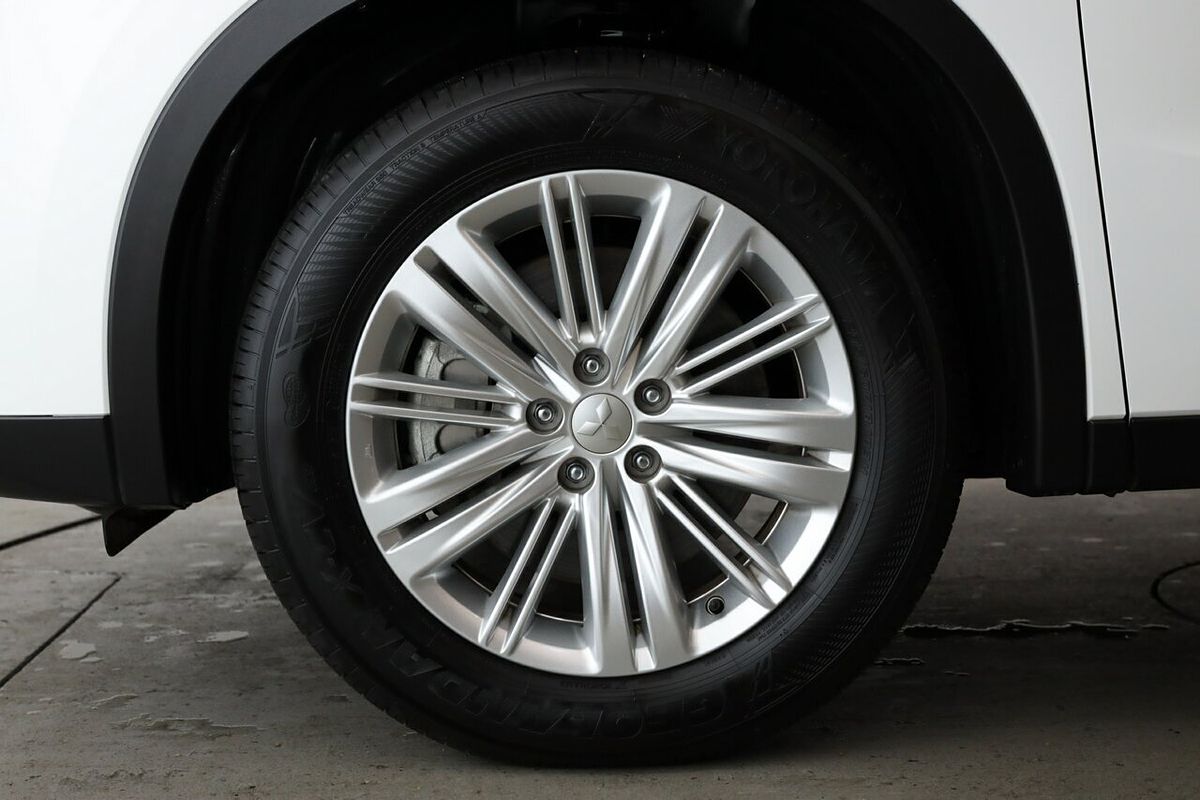 2024 Mitsubishi Outlander LS ZM