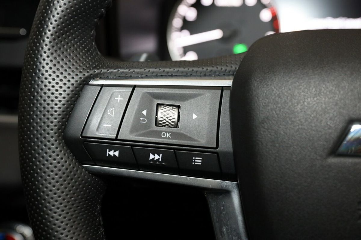 2024 Mitsubishi Outlander LS ZM