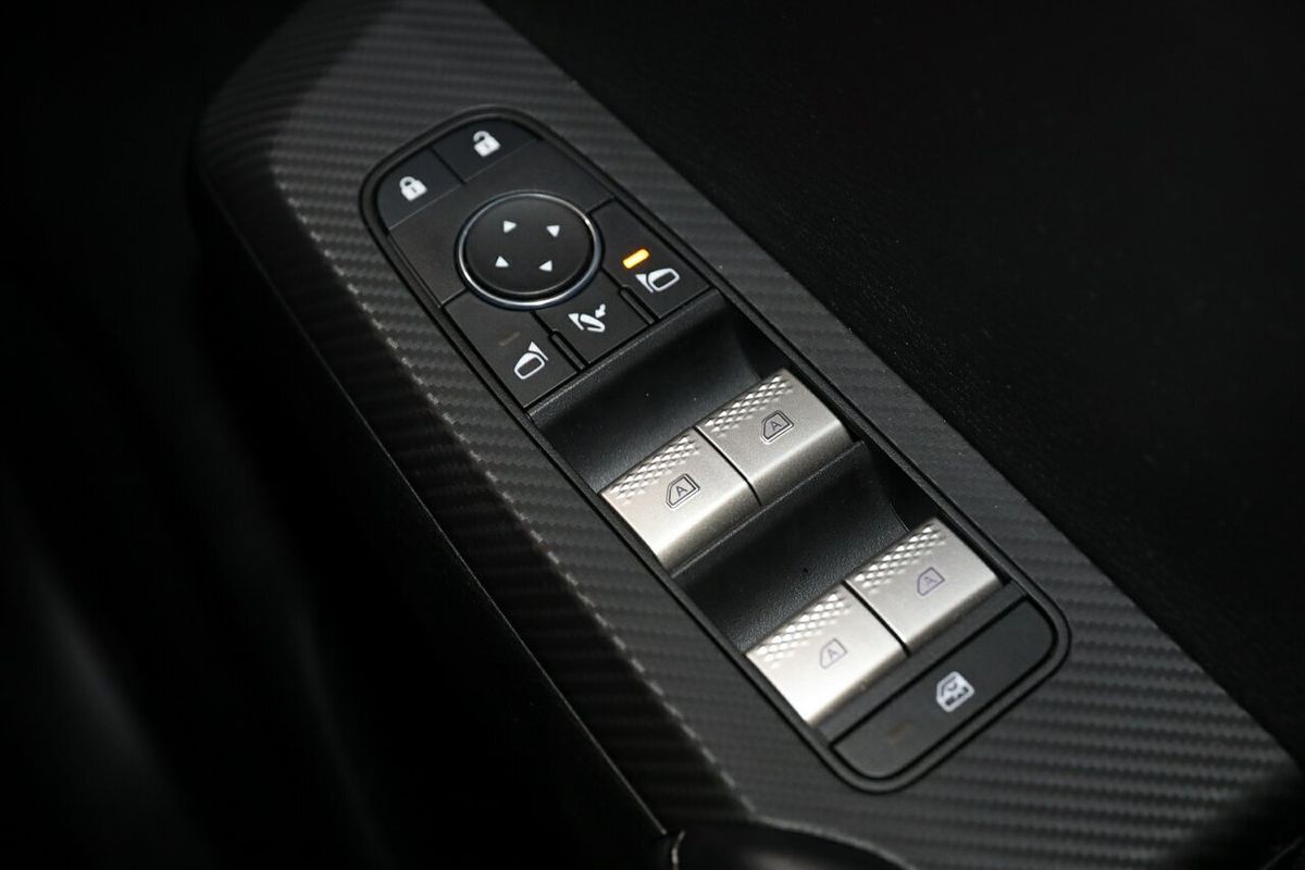 2024 Mitsubishi Outlander LS ZM