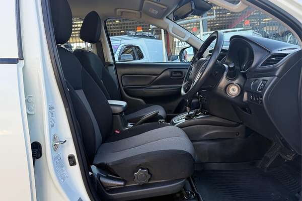 2022 Mitsubishi Triton GLX MR 4X4