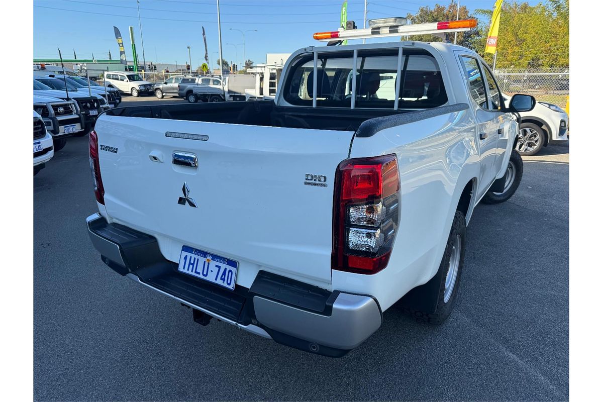 2022 Mitsubishi Triton GLX MR 4X4