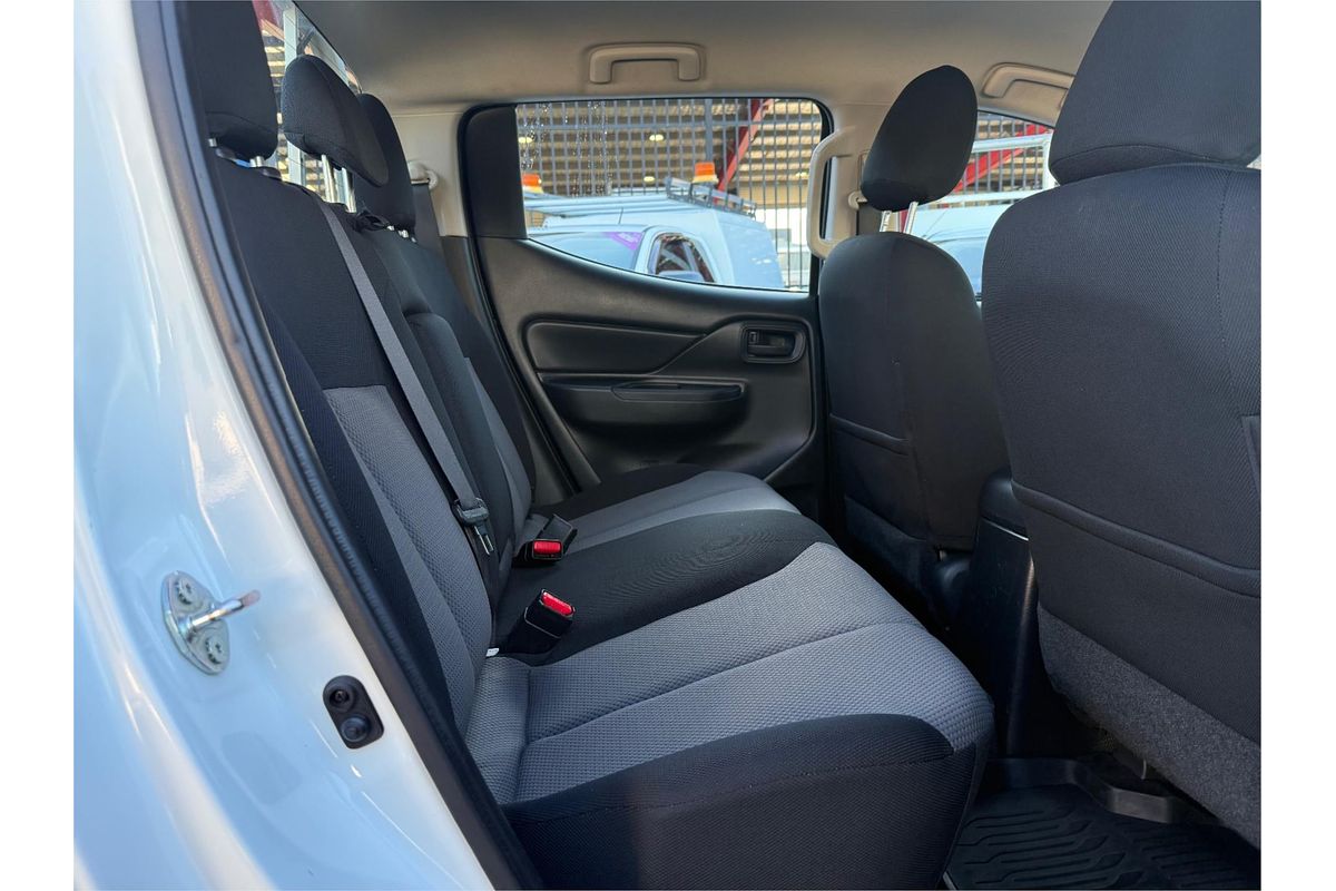 2022 Mitsubishi Triton GLX MR 4X4