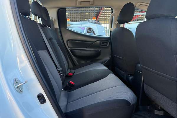 2022 Mitsubishi Triton GLX MR 4X4