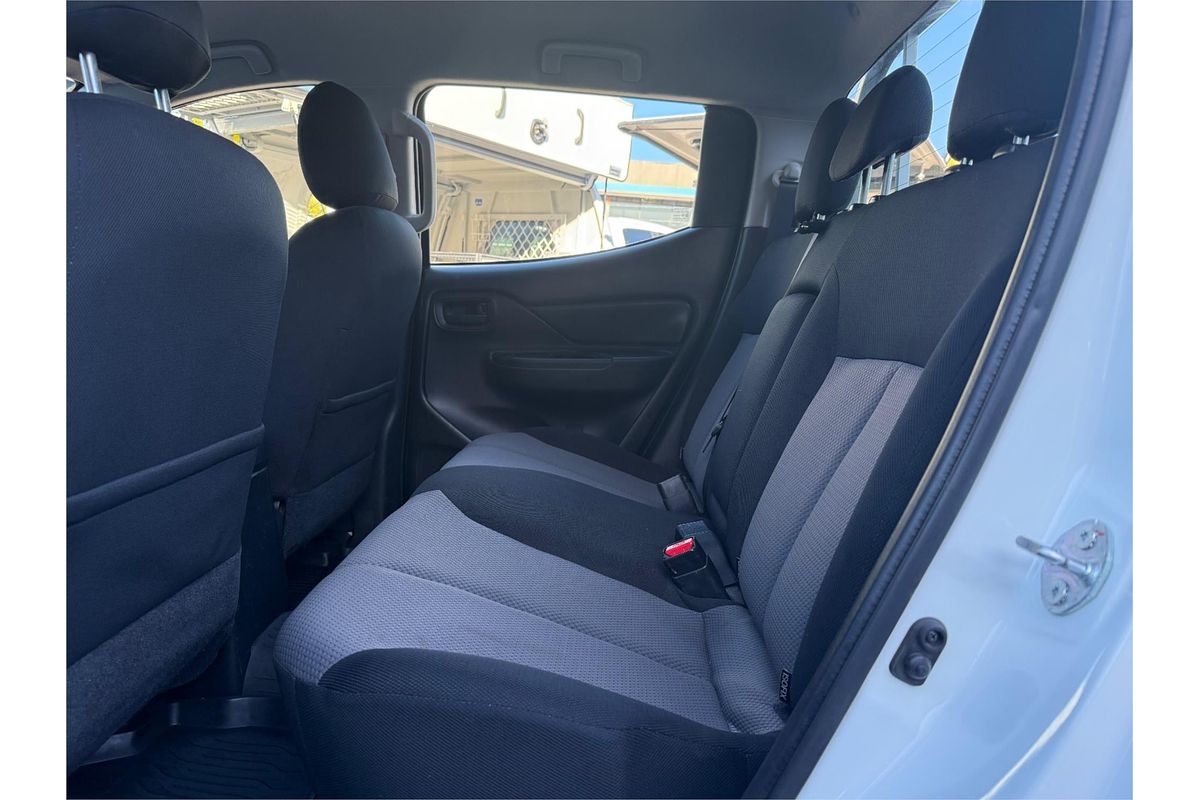 2022 Mitsubishi Triton GLX MR 4X4