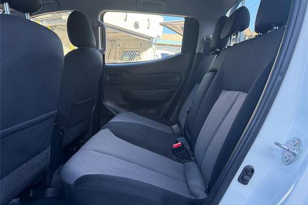 2022 Mitsubishi Triton GLX MR 4X4