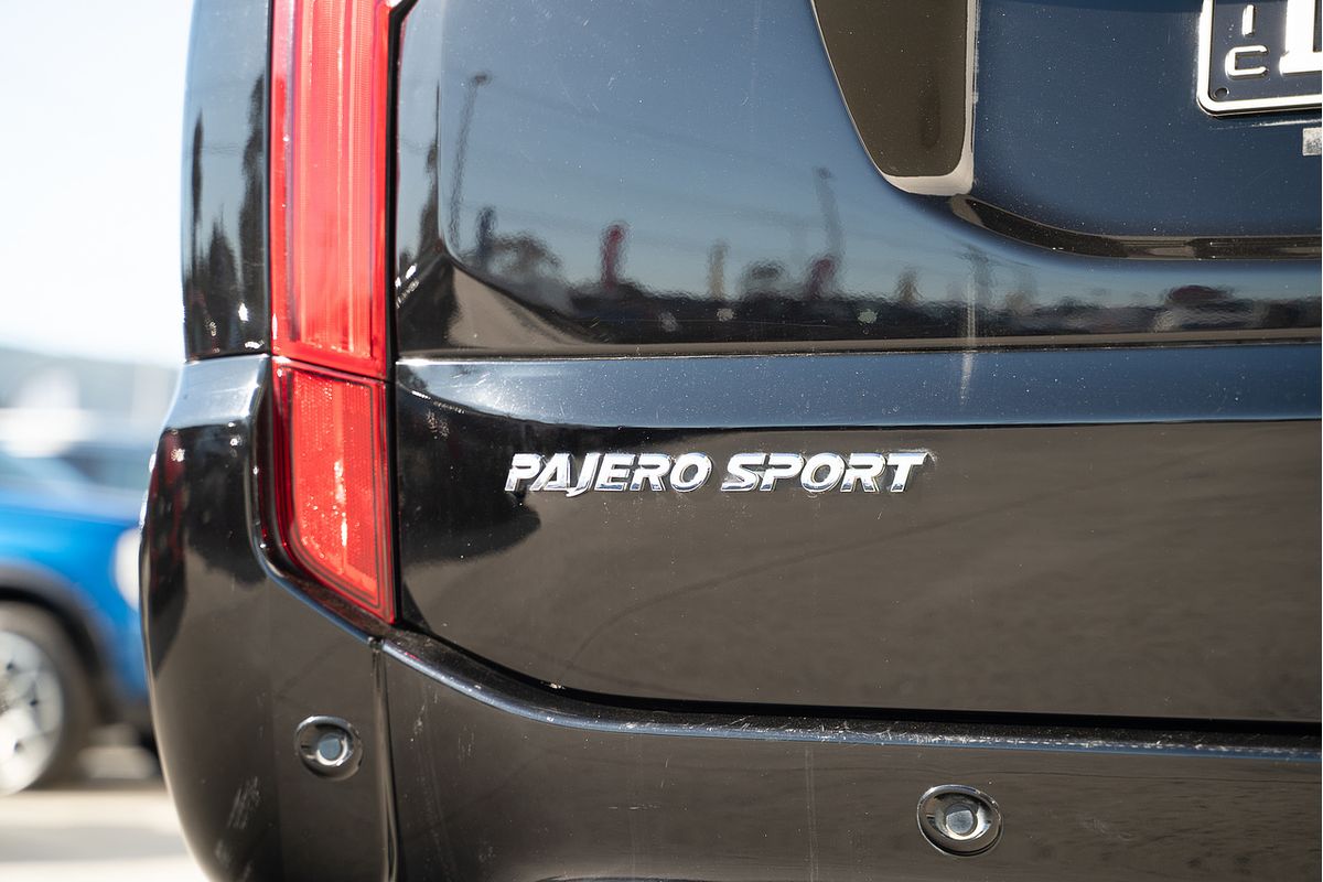 2019 Mitsubishi Pajero Sport Black Edition QE