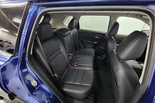 2025 Nissan X-TRAIL ST-L T33