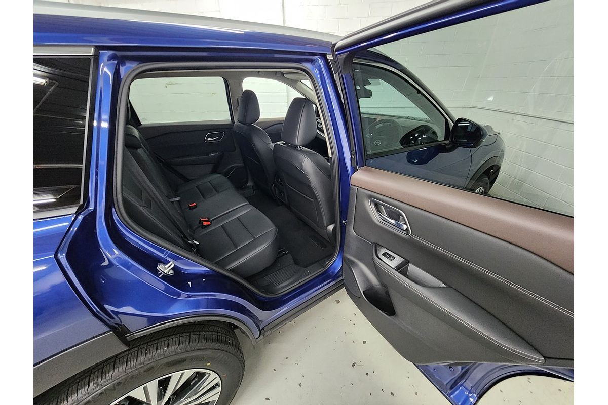 2025 Nissan X-TRAIL ST-L T33