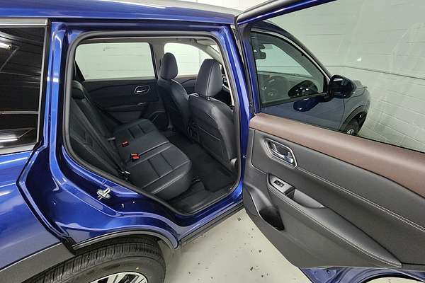 2025 Nissan X-TRAIL ST-L T33
