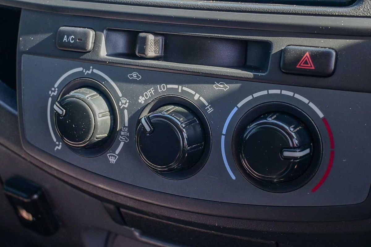 2013 Toyota Hilux SR KUN26R 4X4