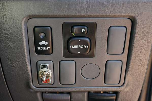 2013 Toyota Hilux SR KUN26R 4X4