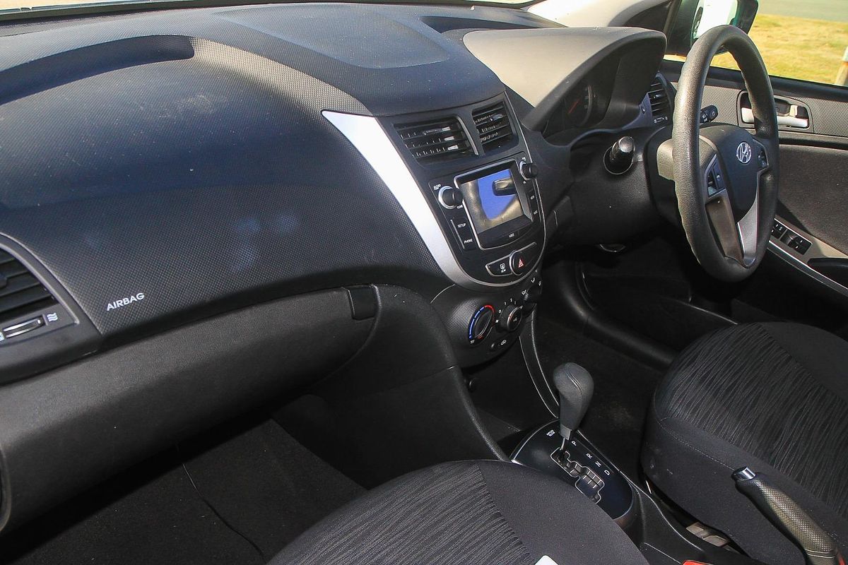 2015 Hyundai Accent Active RB3