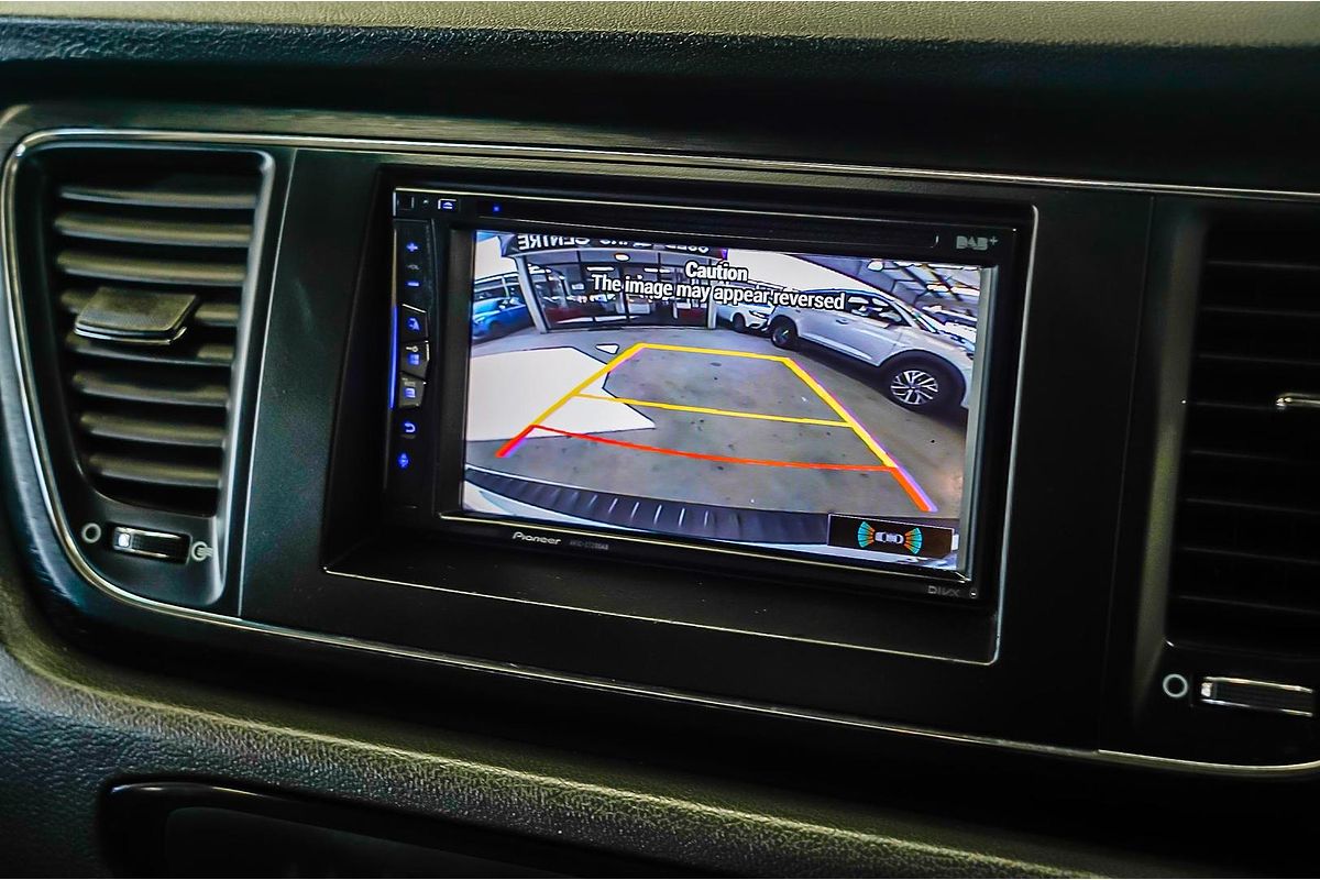 2017 Kia Carnival S YP