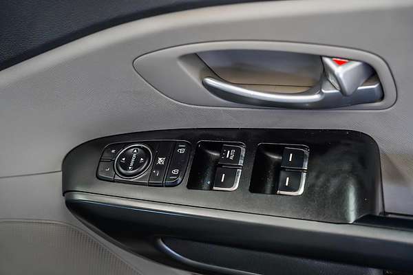 2017 Kia Carnival S YP