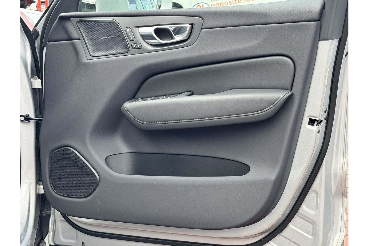2023 Volvo XC60 Plus B5