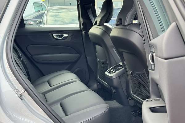 2023 Volvo XC60 Plus B5