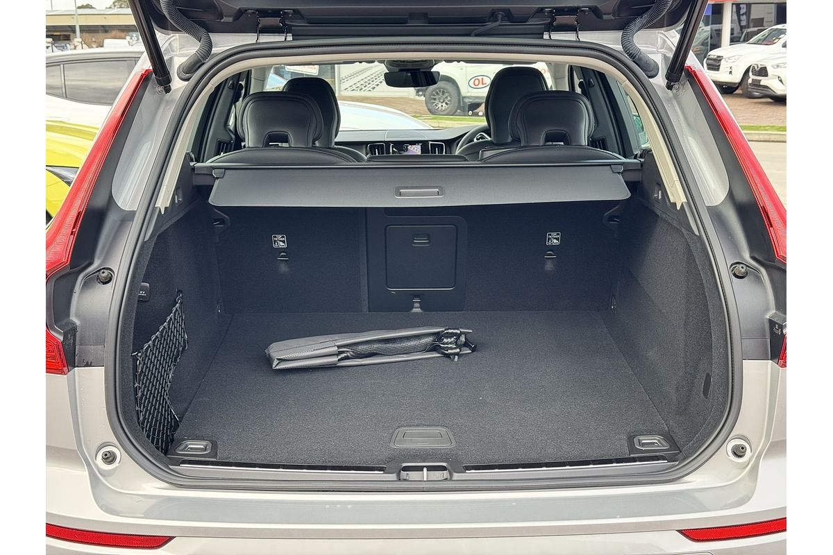 2023 Volvo XC60 Plus B5