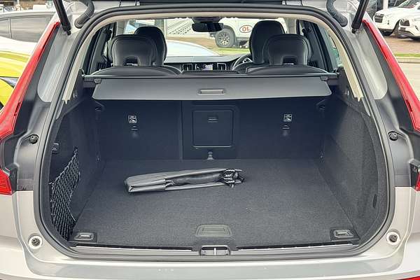 2023 Volvo XC60 Plus B5