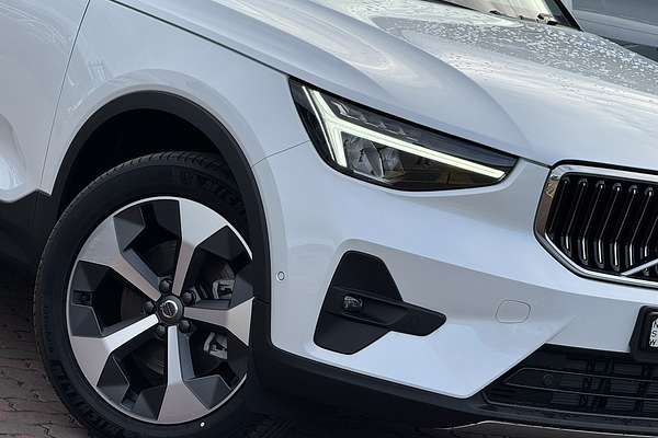 2023 Volvo XC40 Ultimate B4 Bright