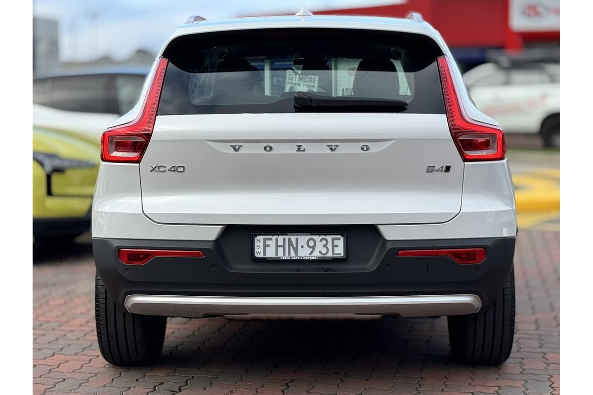 2023 Volvo XC40 Ultimate B4 Bright