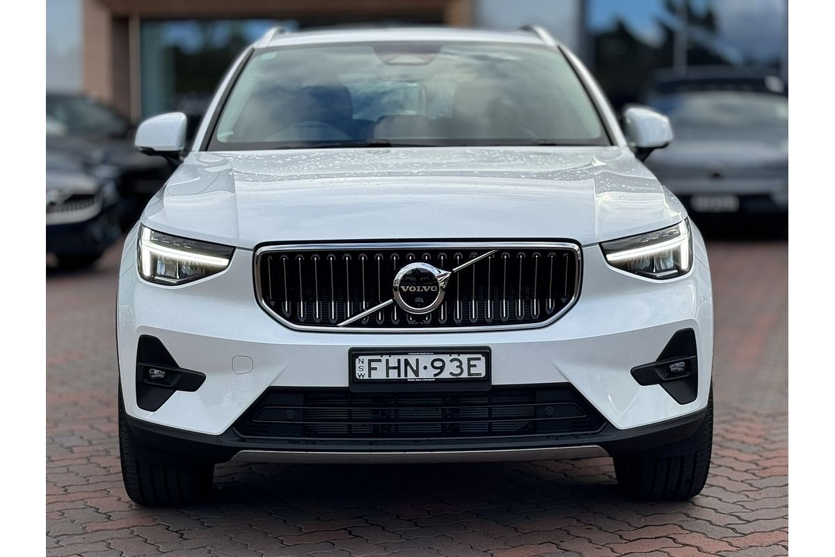 2023 Volvo XC40 Ultimate B4 Bright