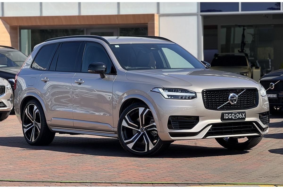2023 Volvo XC90 Recharge Ultimate T8 Plug-In Hybrid
