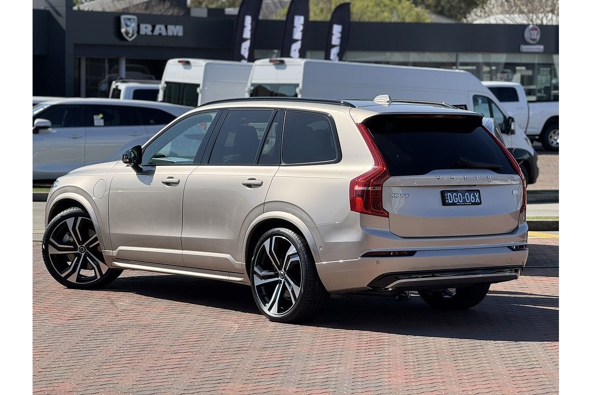 2023 Volvo XC90 Recharge Ultimate T8 Plug-In Hybrid