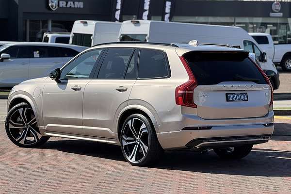 2023 Volvo XC90 Recharge Ultimate T8 Plug-In Hybrid