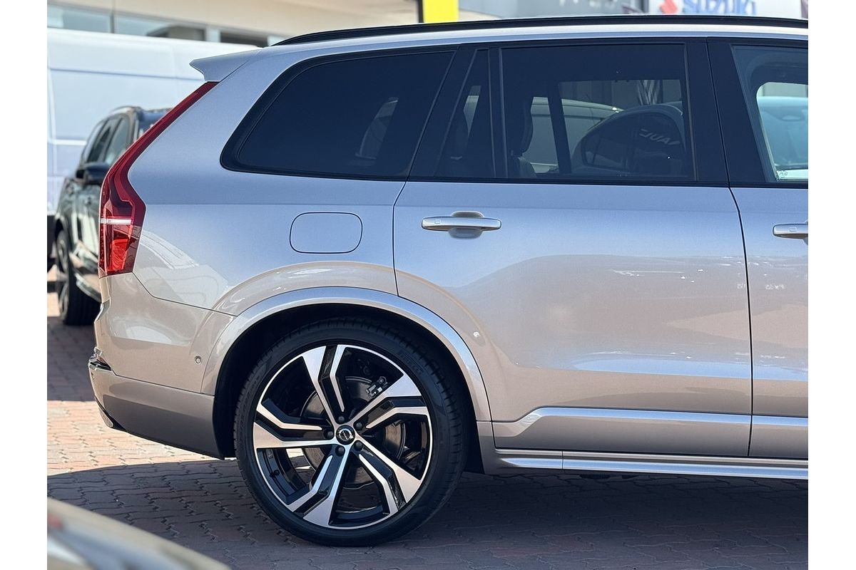 2023 Volvo XC90 Recharge Ultimate T8 Plug-In Hybrid