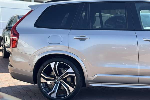 2023 Volvo XC90 Recharge Ultimate T8 Plug-In Hybrid