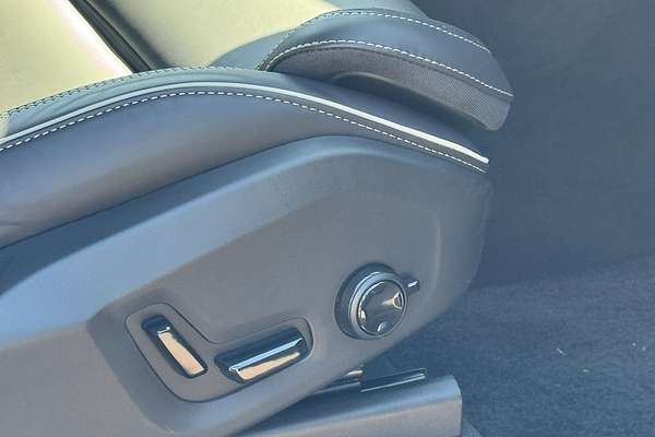 2023 Volvo XC90 Recharge Ultimate T8 Plug-In Hybrid