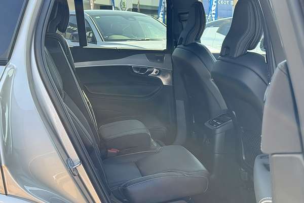 2023 Volvo XC90 Recharge Ultimate T8 Plug-In Hybrid
