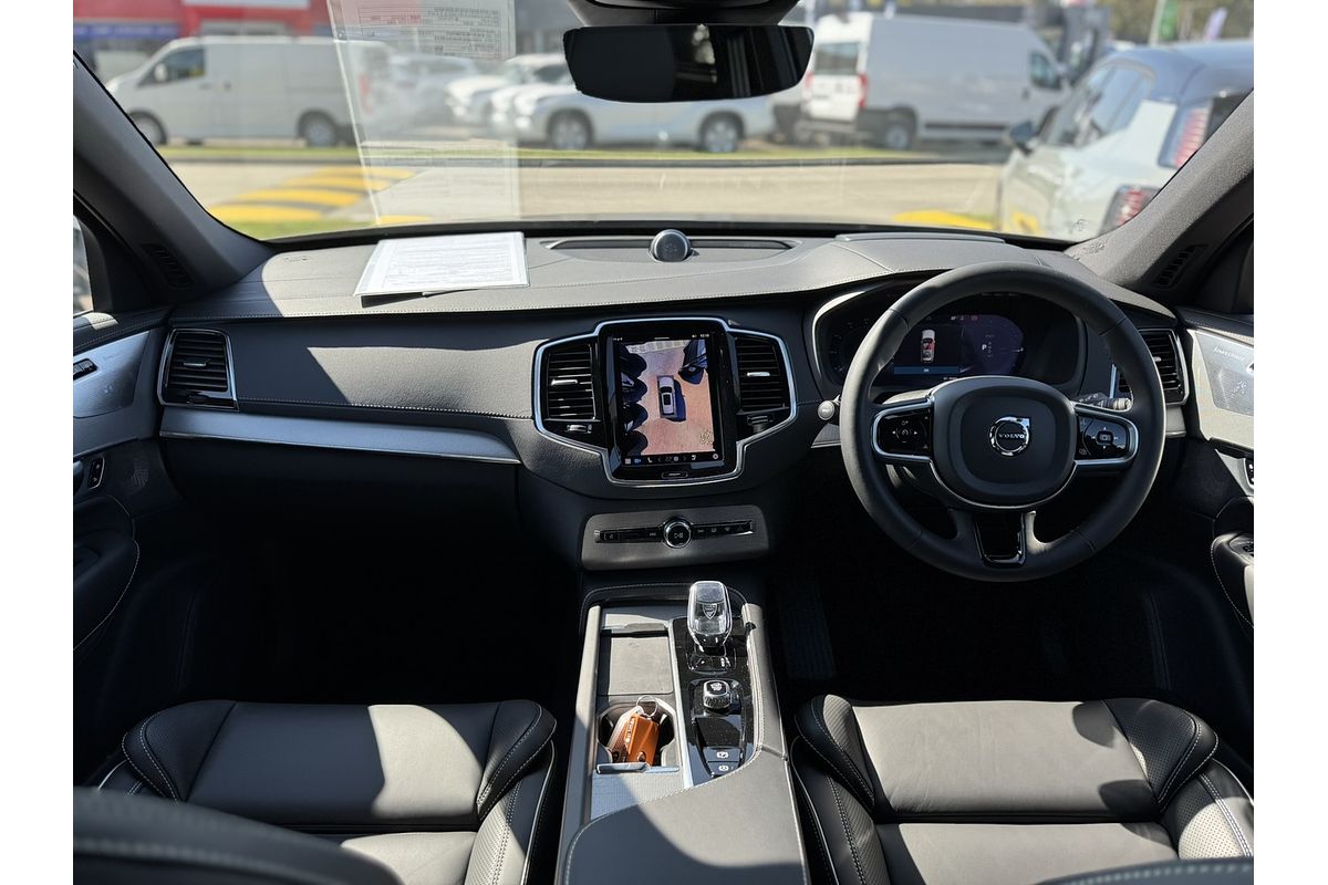 2023 Volvo XC90 Recharge Ultimate T8 Plug-In Hybrid