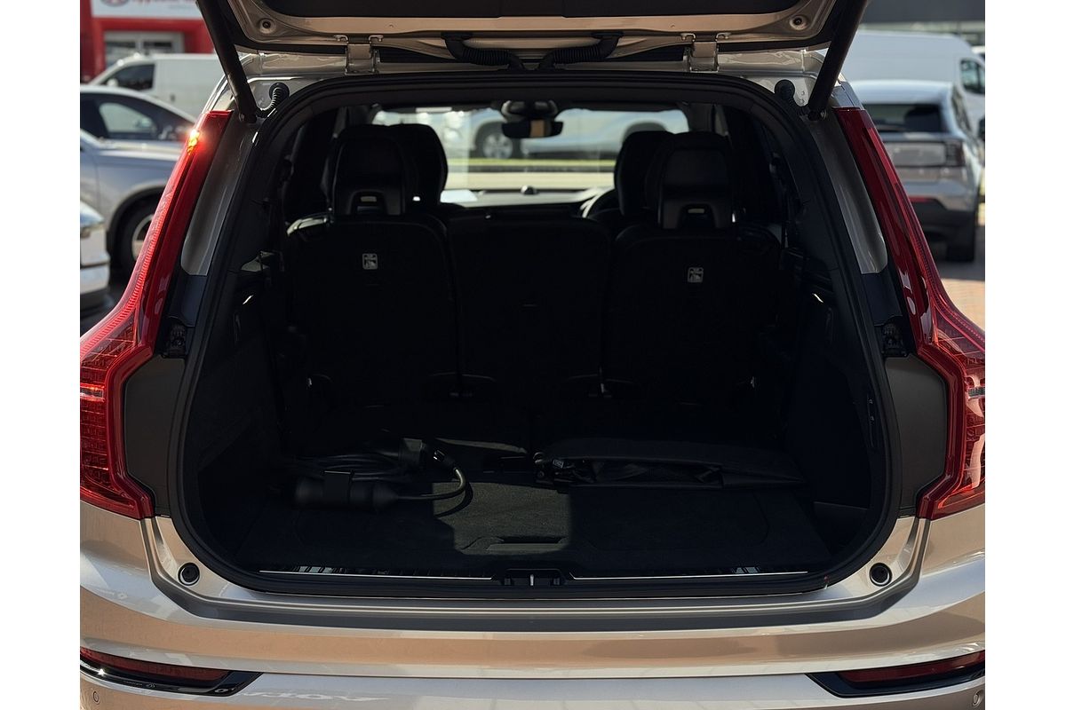2023 Volvo XC90 Recharge Ultimate T8 Plug-In Hybrid