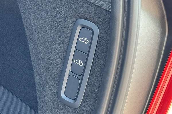 2023 Volvo XC90 Recharge Ultimate T8 Plug-In Hybrid