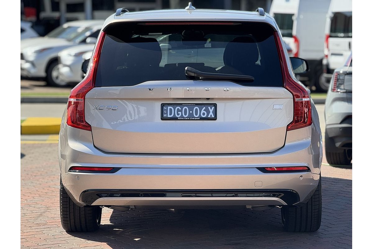 2023 Volvo XC90 Recharge Ultimate T8 Plug-In Hybrid