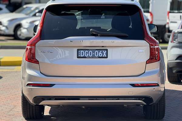 2023 Volvo XC90 Recharge Ultimate T8 Plug-In Hybrid