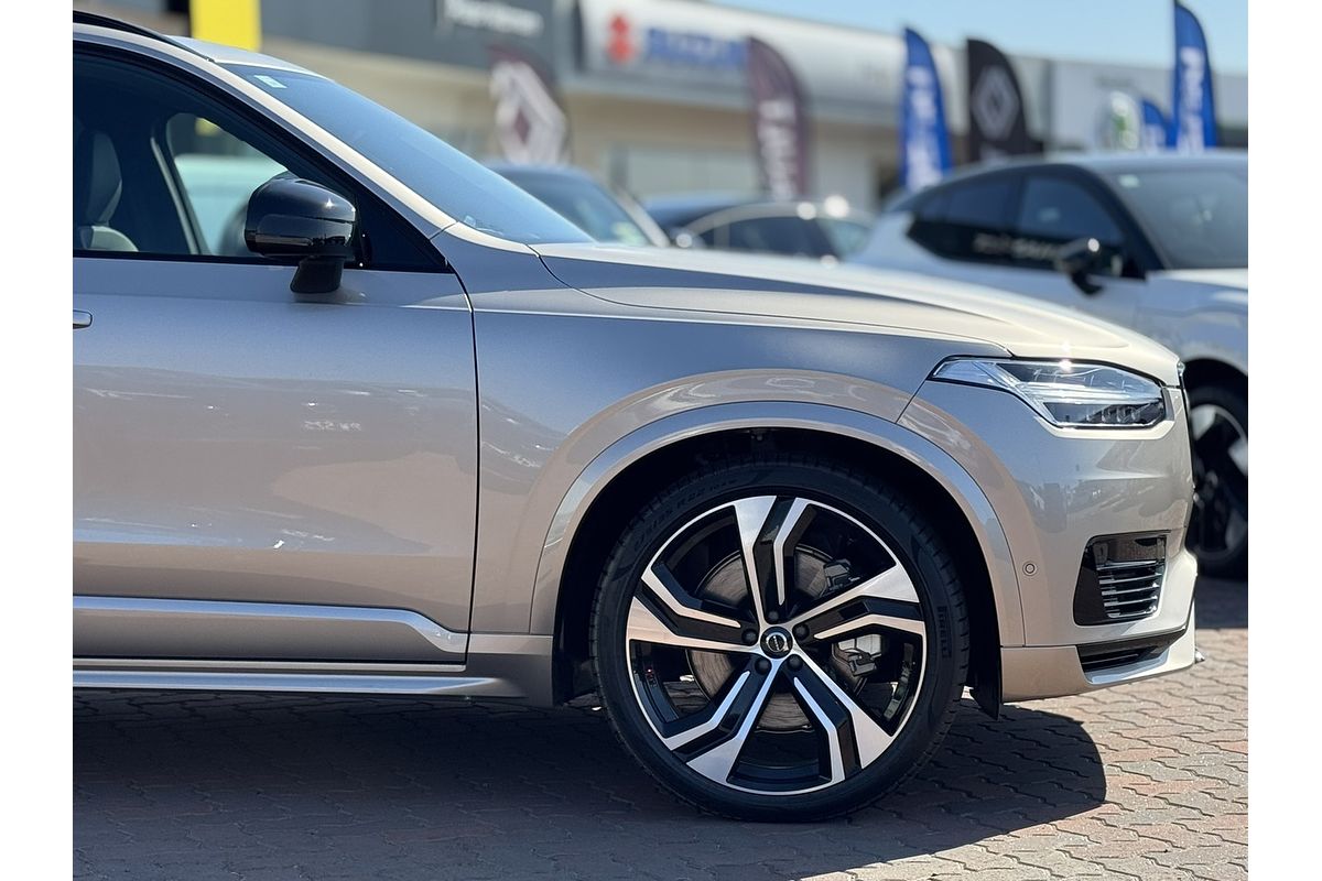 2023 Volvo XC90 Recharge Ultimate T8 Plug-In Hybrid