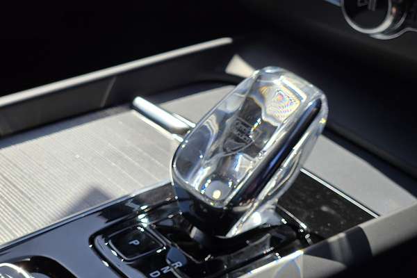 2024 Volvo XC90 Ultimate B6 Bright